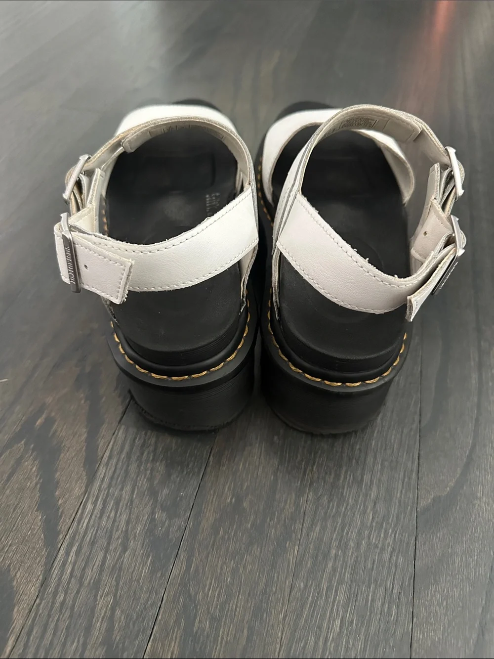 DR. MARTENS WOMEN'S VOSS LEATHER STRAP PLATFORM SANDAL
